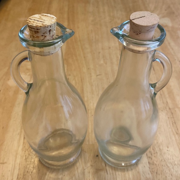 Oil and vinegar cruet set. Clear. About 7 inches. - Picture 1 of 4